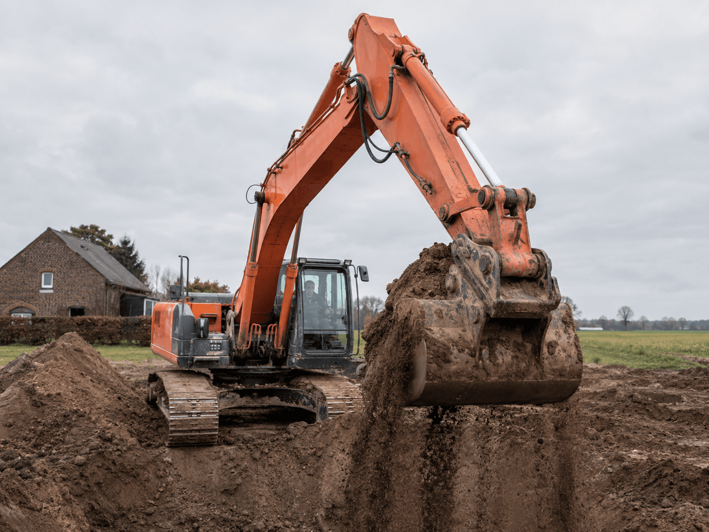 Bagger bei Erdarbeiten / Ausschachtung
